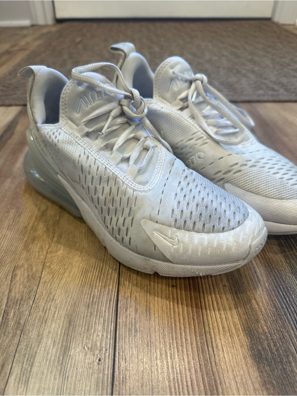 Nike Air Max 270 Women’s Size 8.5 Shoes White Triple White Sneakers 943345-103